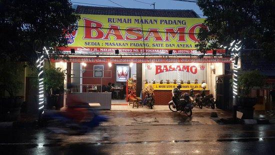 Rumah Makan Padang Basamo
